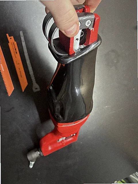 Sioux 1300 Reciprocating Saw 1 HP 1,800 Strokes Per Minute Lockoff Trigger Start