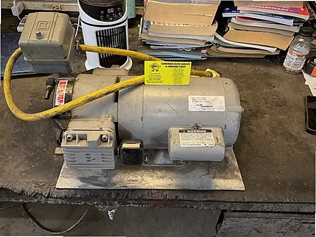 Used Thomas Oil Less Air Compressor/Vacum Pump Model Number TA 6052